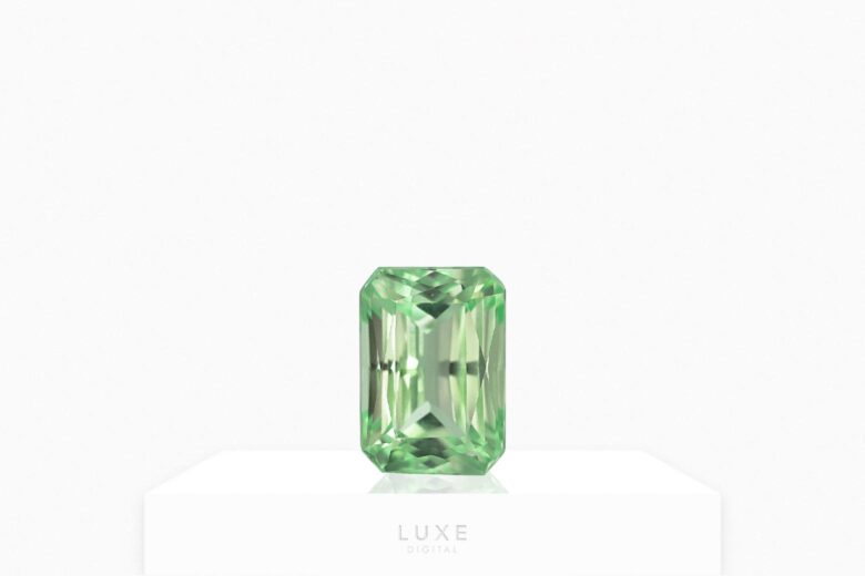 green gemstones hiddenite review - Luxe Digital