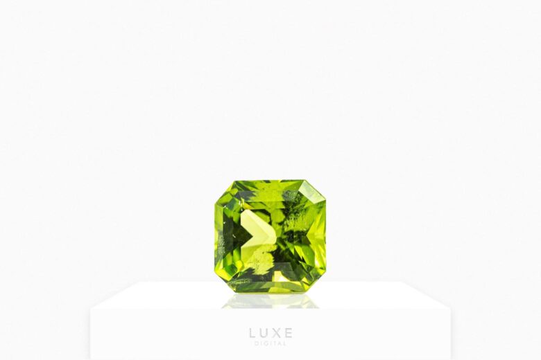 green gemstones peridot review - Luxe Digital