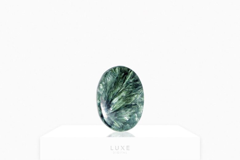 green gemstones seraphinite review - Luxe Digital