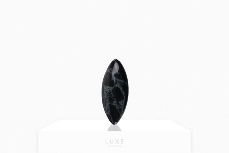 black gemstones black spiderweb obsidian review - Luxe Digital