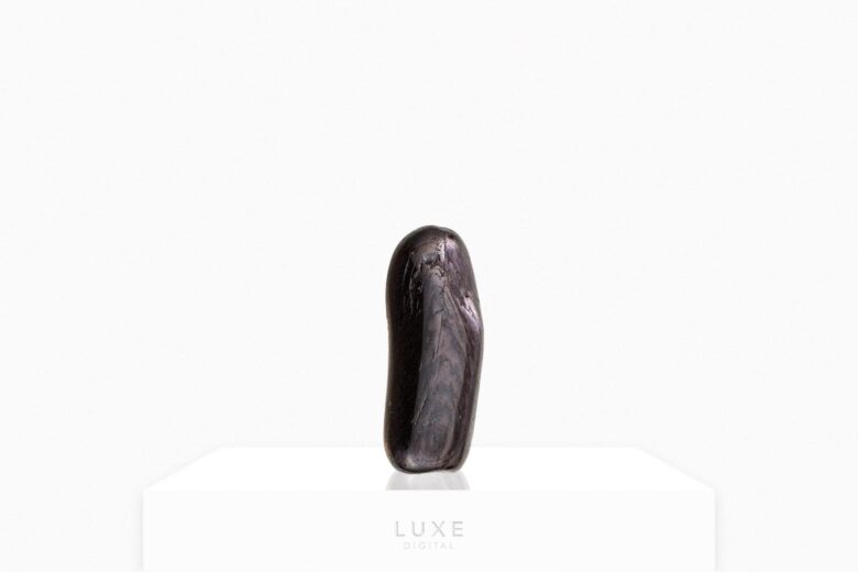 black gemstones hypersthene review - Luxe Digital
