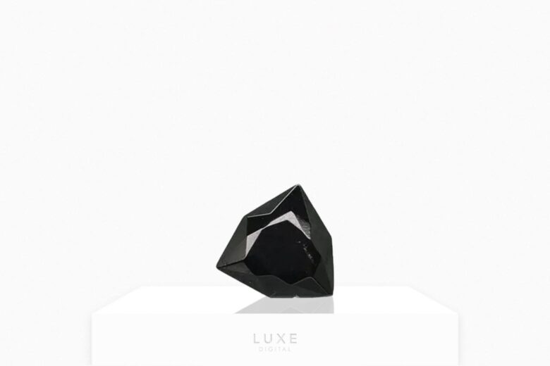 black gemstones ilvaite review - Luxe Digital