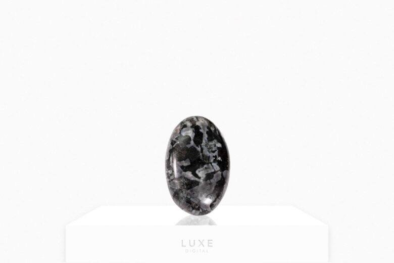 black gemstones black indigo gabbro review - Luxe Digital