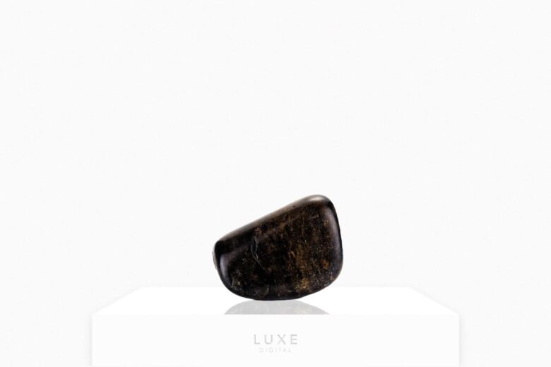 black gemstones black jasper review - Luxe Digital
