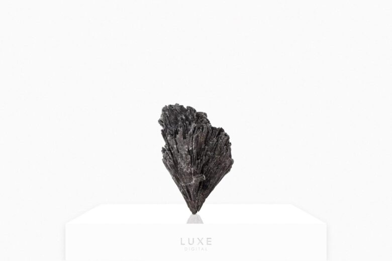 black gemstones black kyanite review - Luxe Digital