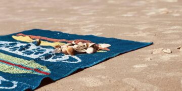 best beach towels review - Luxe Digital