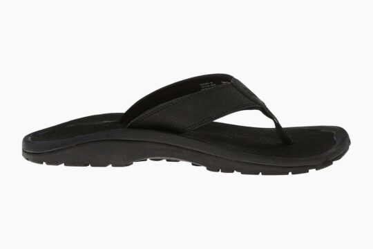 Most Comfortable Flip Flops For Men - Buyers Guide [JULY 2022]
