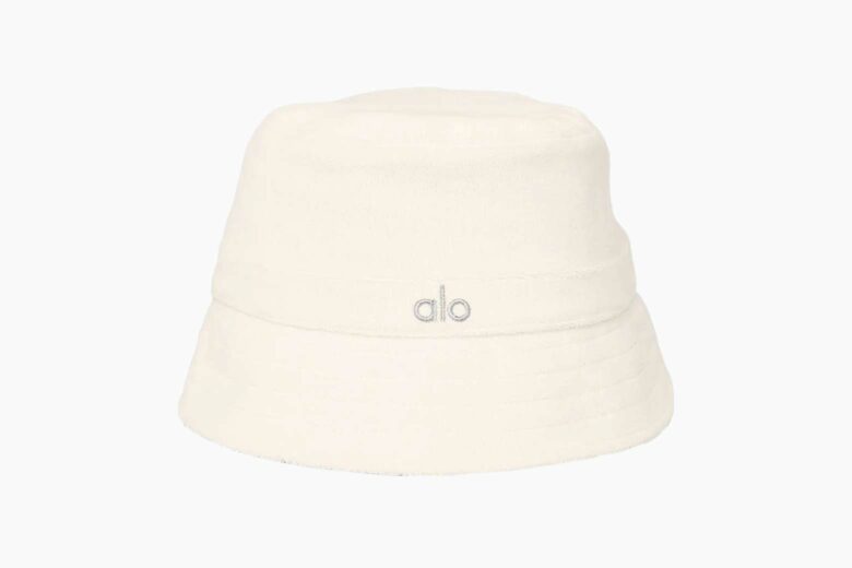 best bucket hats women alo beachside bucket hat review - Luxe Digital