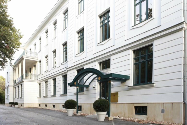 best boarding schools amadeus international school vienna austria review - Luxe Digital