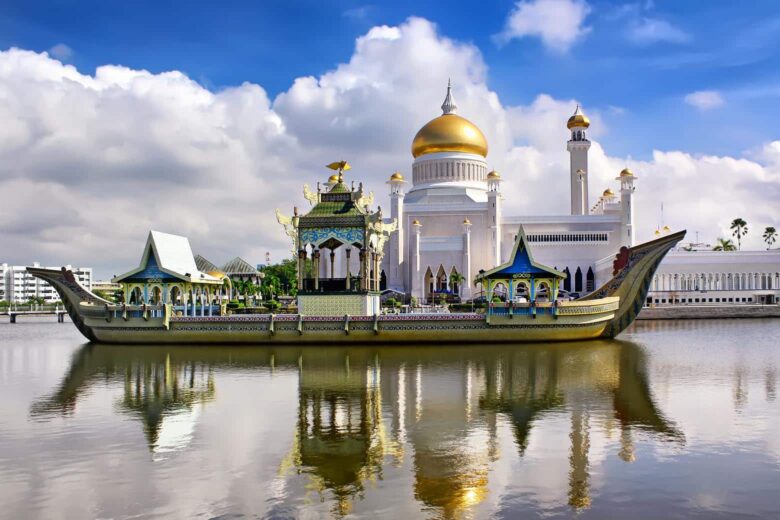 biggest houses in the world istana nurul iman review - Luxe Digital