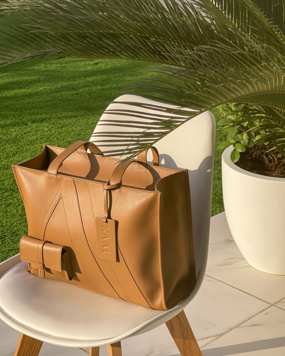 KAAI Helix Review: Is This XL Tote The Perfect Work-Life Bag?