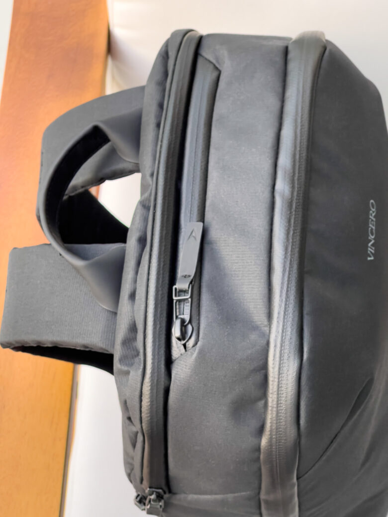 Vincero commuter backpack review top - Luxe Digital