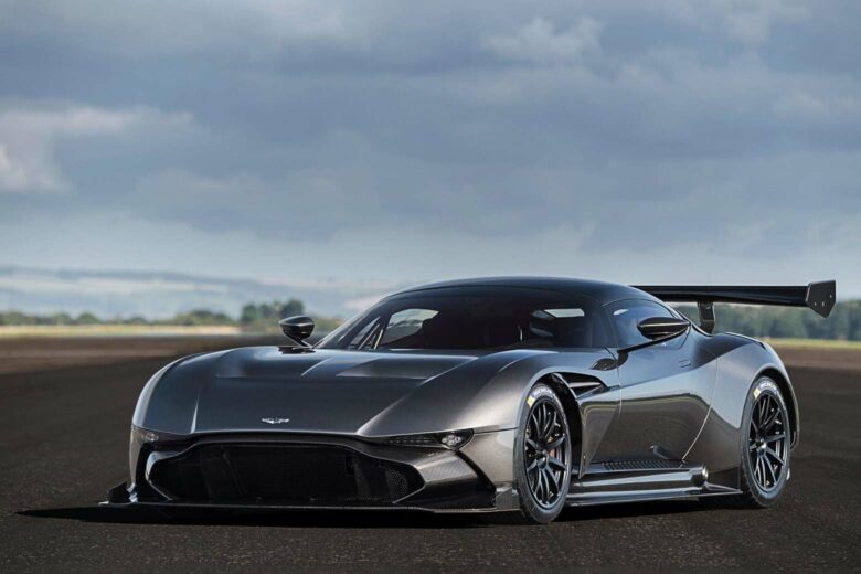 en pahalı arabalar 2023 aston martin vulcan