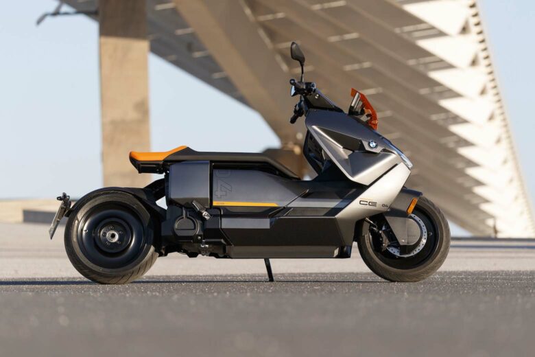 meilleures motos électriques 2023 bmw ce 04 - Luxe Digital