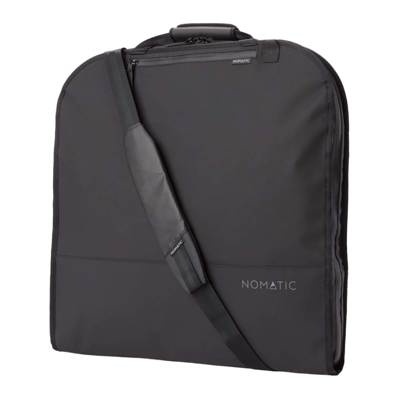 best garment bags overall nomatic - Luxe Digital