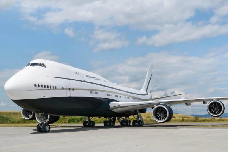 most expensive private jets plane boeing 747 8 vip review - Luxe Digital
