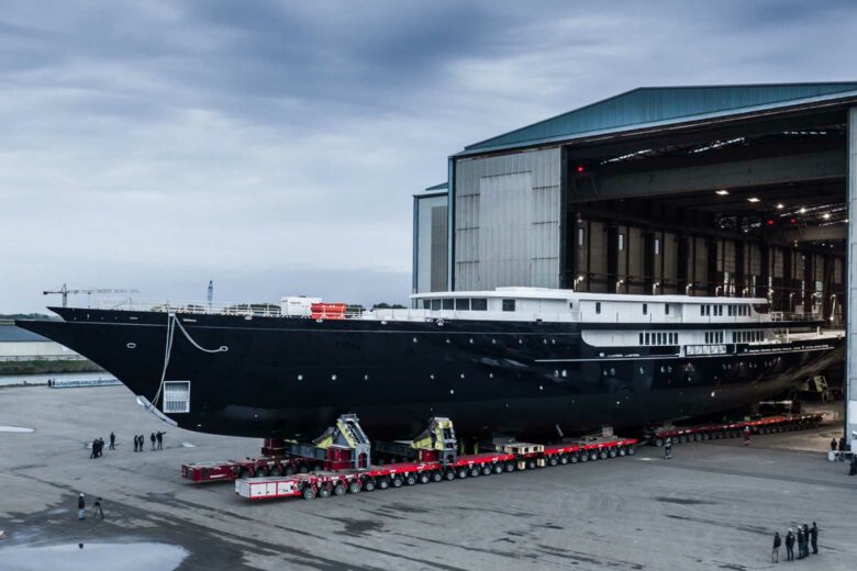 Building the largest sailing yacht in the world.