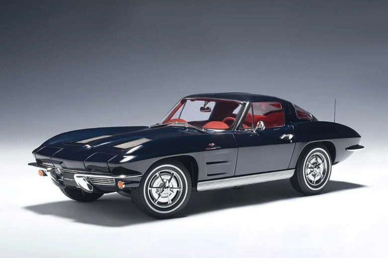 best classic cars vintage Chevrolet Corvette - Luxe Digital