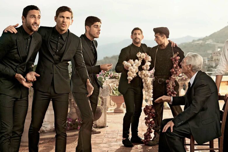 Mimetic of the Jazz Age's classic opulence, Dolce & Gabbana have favoured  the deep amber golds, rich oxbl… | Men fashion show, Gold tuxedo jacket,  Wedding suits men