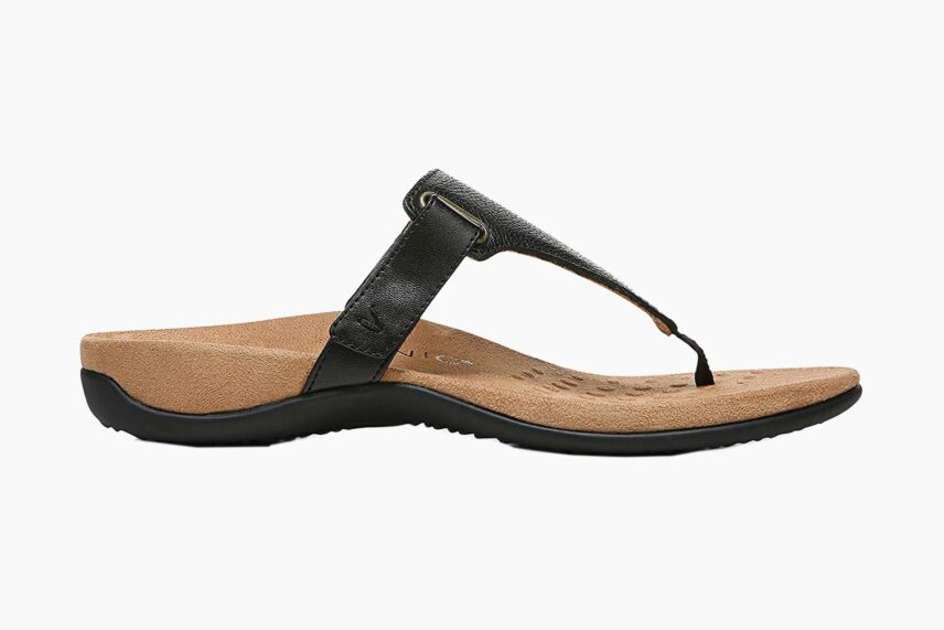 19 Most Comfortable Sandals For Your Summer Walks (Guide)