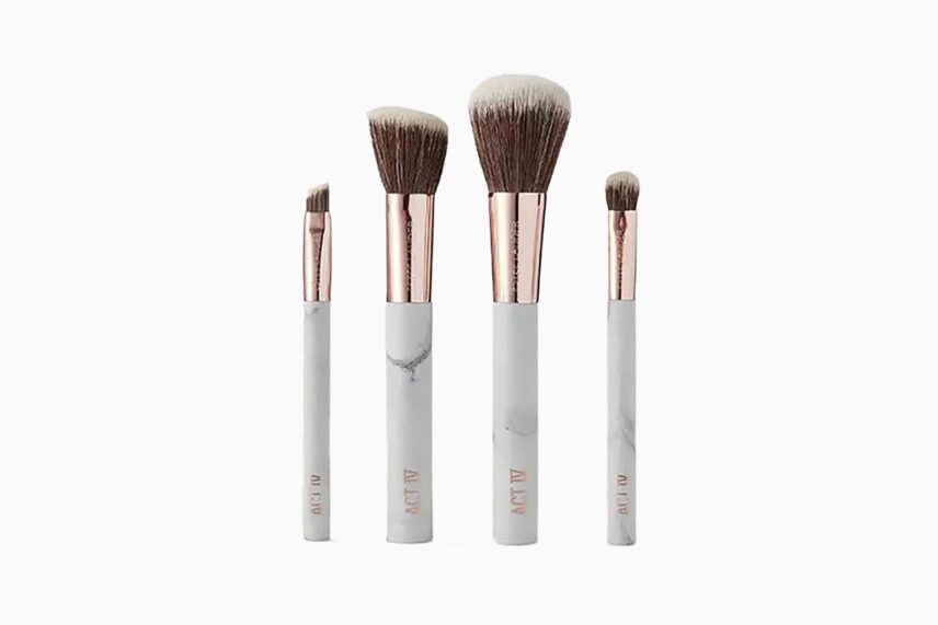 15 Best Makeup Brushes For Your Entire Beauty Routine (Guide)