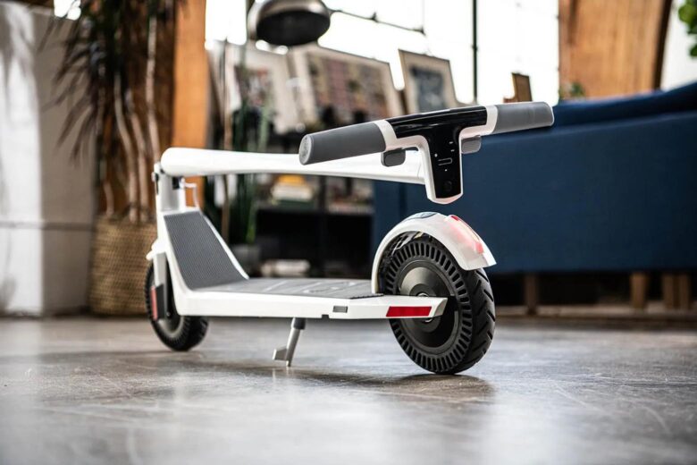 unagi review escooters - Luxe Digital