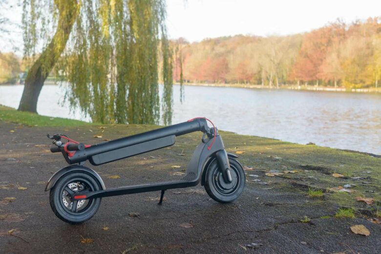 turboant x7 pro review electric scooter folded - Luxe Digital