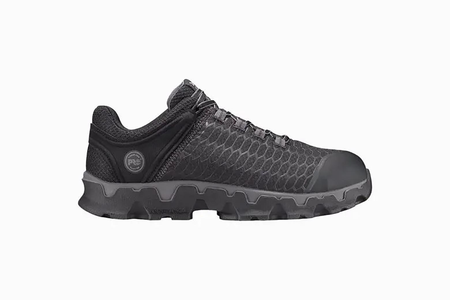 19 Best Men’s Shoes For Standing All Day Comfortably (Guide)