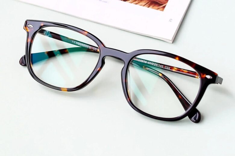 yesglasses review blue light glasses - Luxe Digital