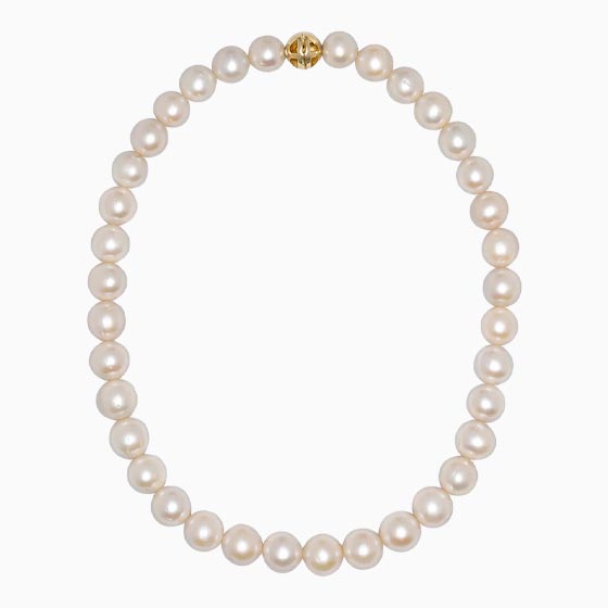best jewelry brands pearl choker gold - Luxe Digital