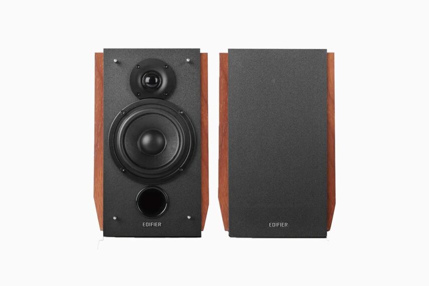 7 Best Bookshelf Speakers For All Budgets (Ranking)