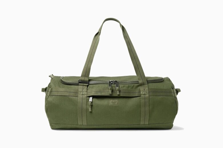 https://cdn.luxe.digital/media/20230414152101/best-men-gym-bag-high-end-herschel-sutton-duffle-luxe-digital-780x520.jpg