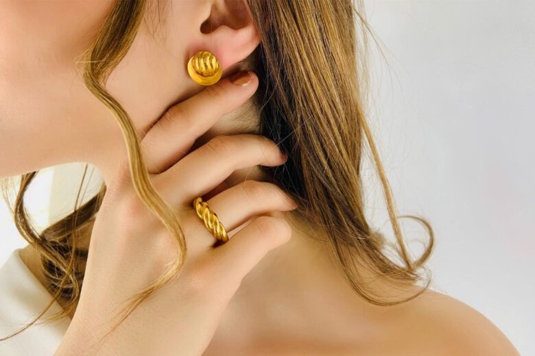 solid gold guide gold jewelry women - Luxe Digital