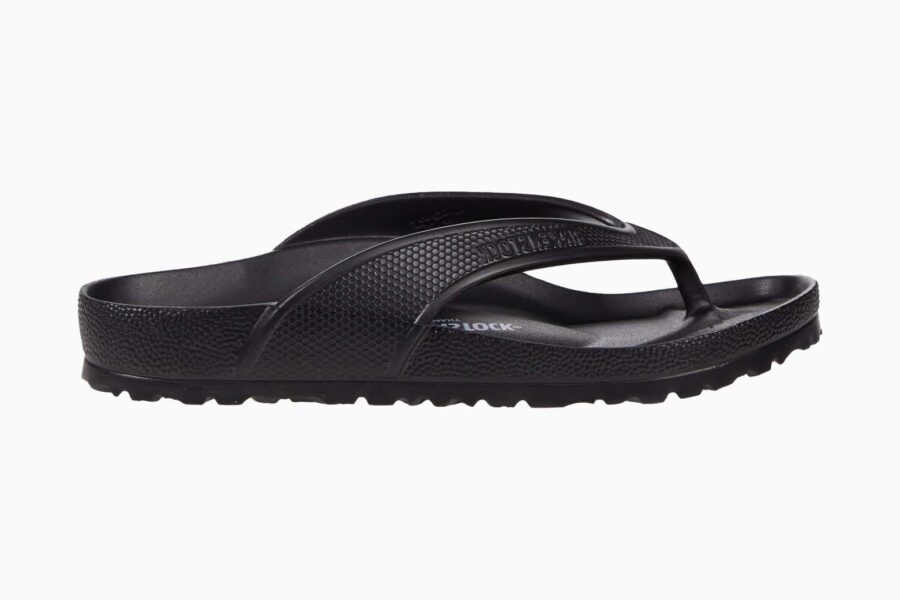21 Most Comfortable Flip Flops For Men (Buying Guide)