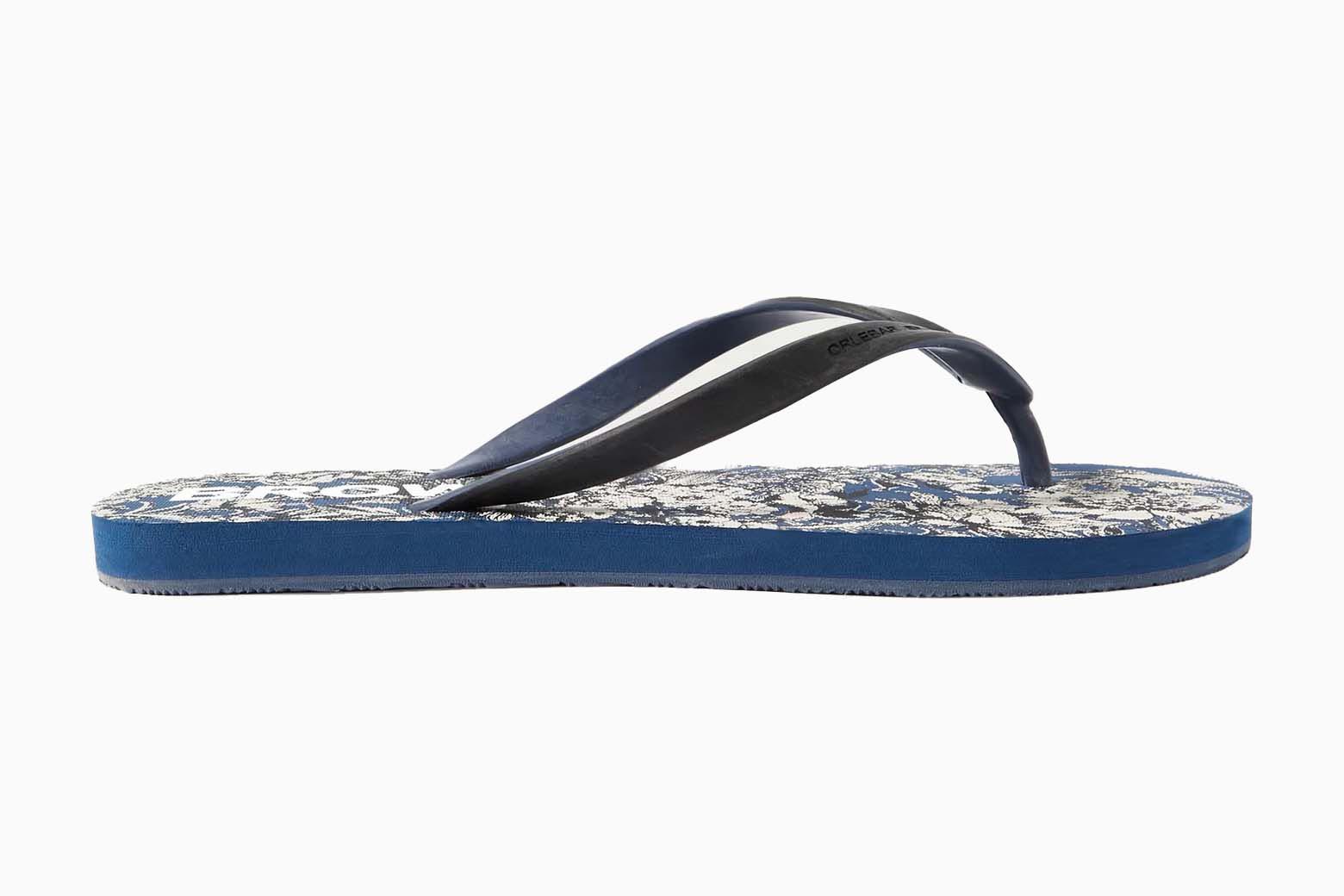 21 Most Comfortable Flip-Flops For Men (Buying Guide)