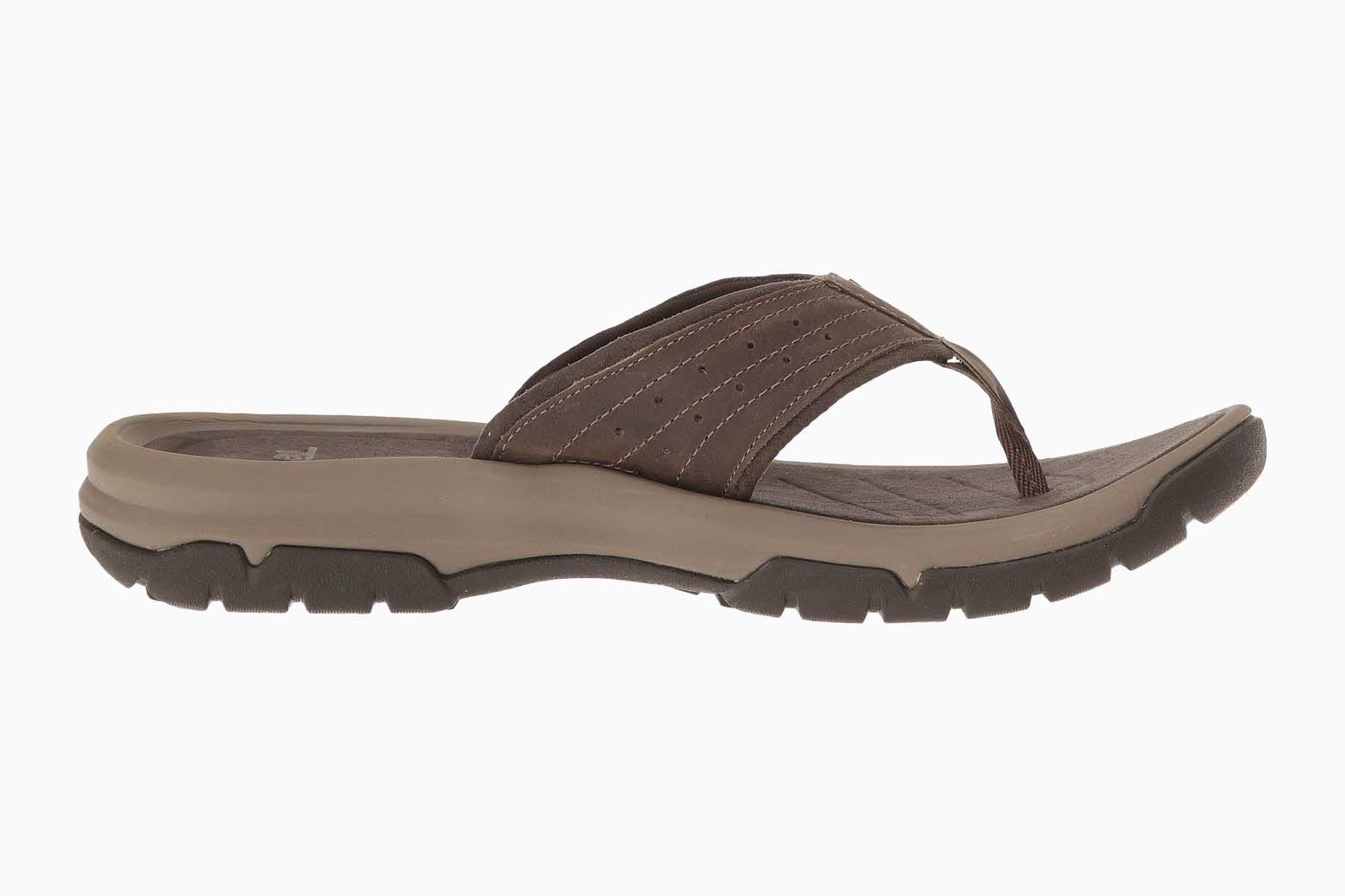 21 Most Comfortable Flip-Flops For Men (Buying Guide)