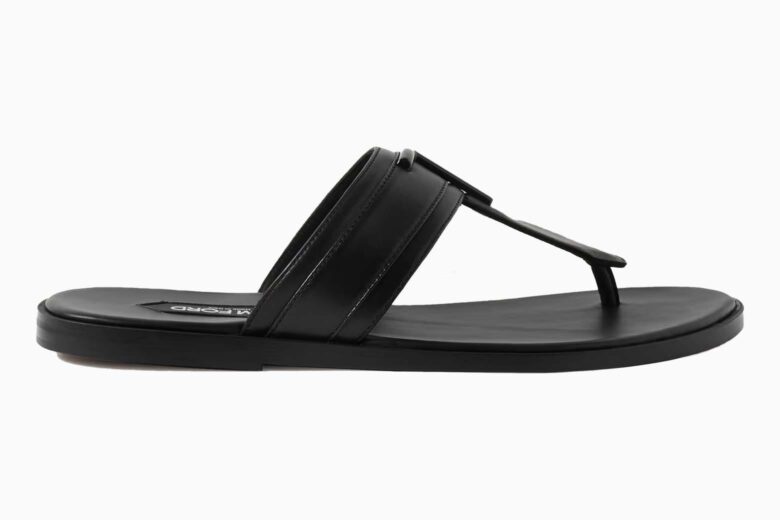 21 Most Comfortable Flip-Flops For Men (Buying Guide)