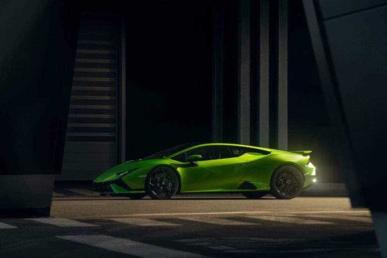 best luxury car brands lamborghini 2023 - Luxe Digital