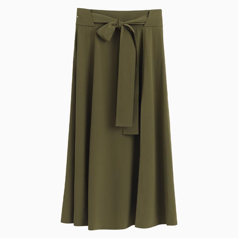 women business casual guide cuyana silk belted midi skirt - Luxe Digital