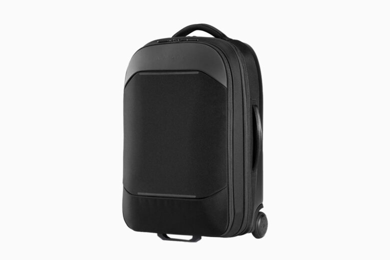 best carry on luggage nomatic navigator - Luxe Digital