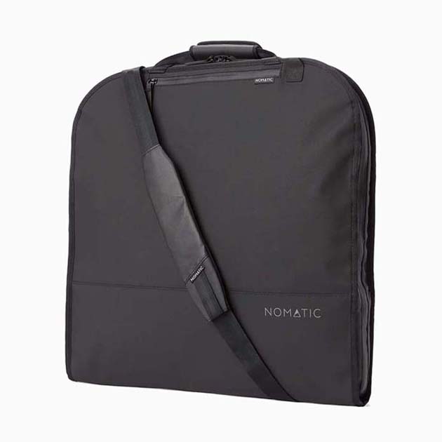 garment bags nomatic review - Luxe Digital