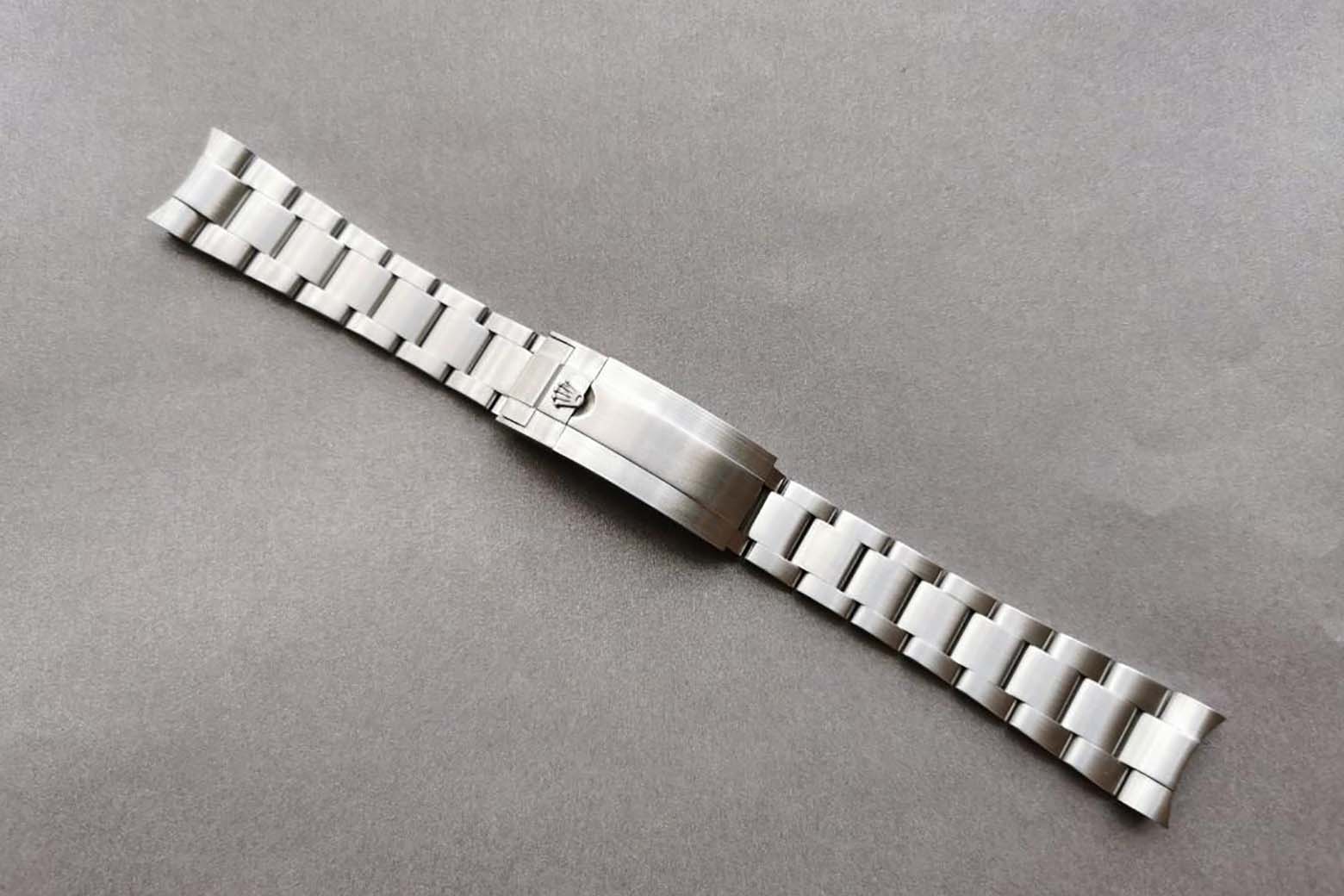 16 Types Of Watch Straps To Dress Up Your Favorite Timepiece