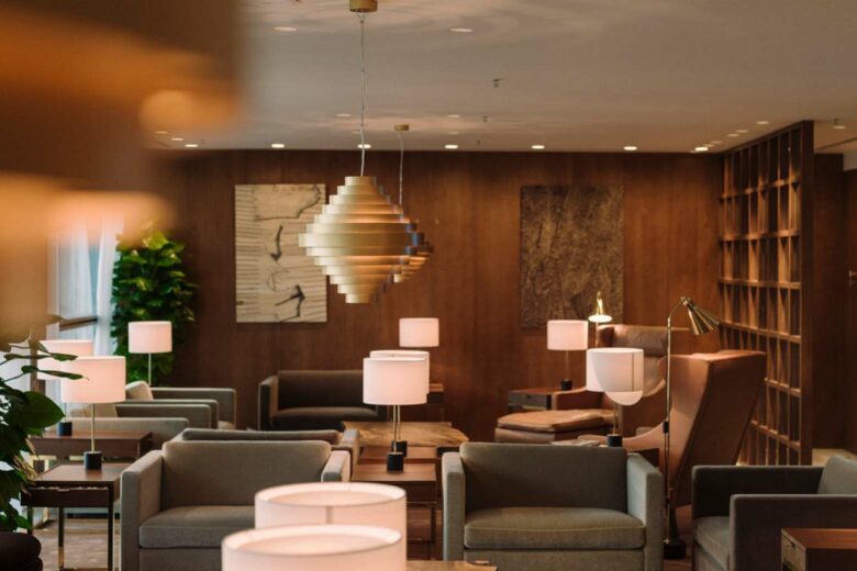 best airport lounges cathay pacific the pier first class lounge - Luxe Digital