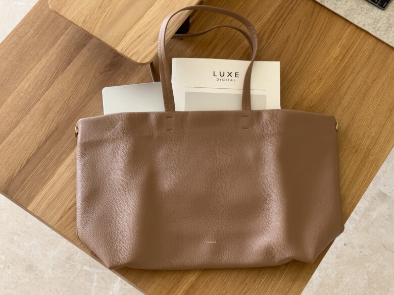 Cuyana Easy Tote review laptop - Luxe Digital
