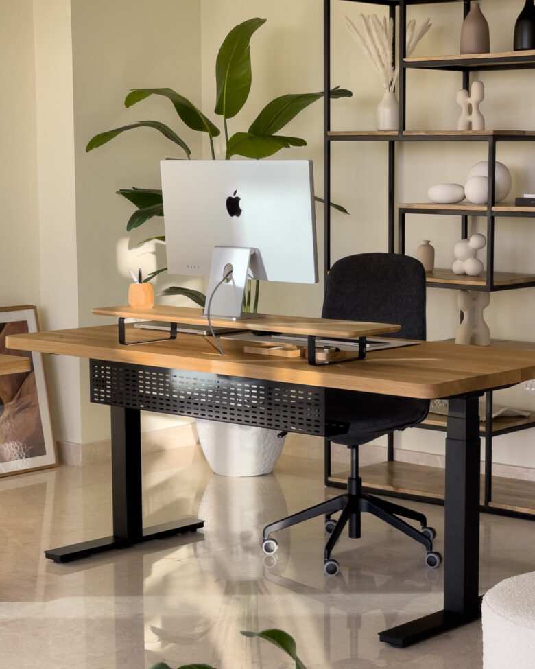 Oakywood standing desk review frame - Luxe Digital