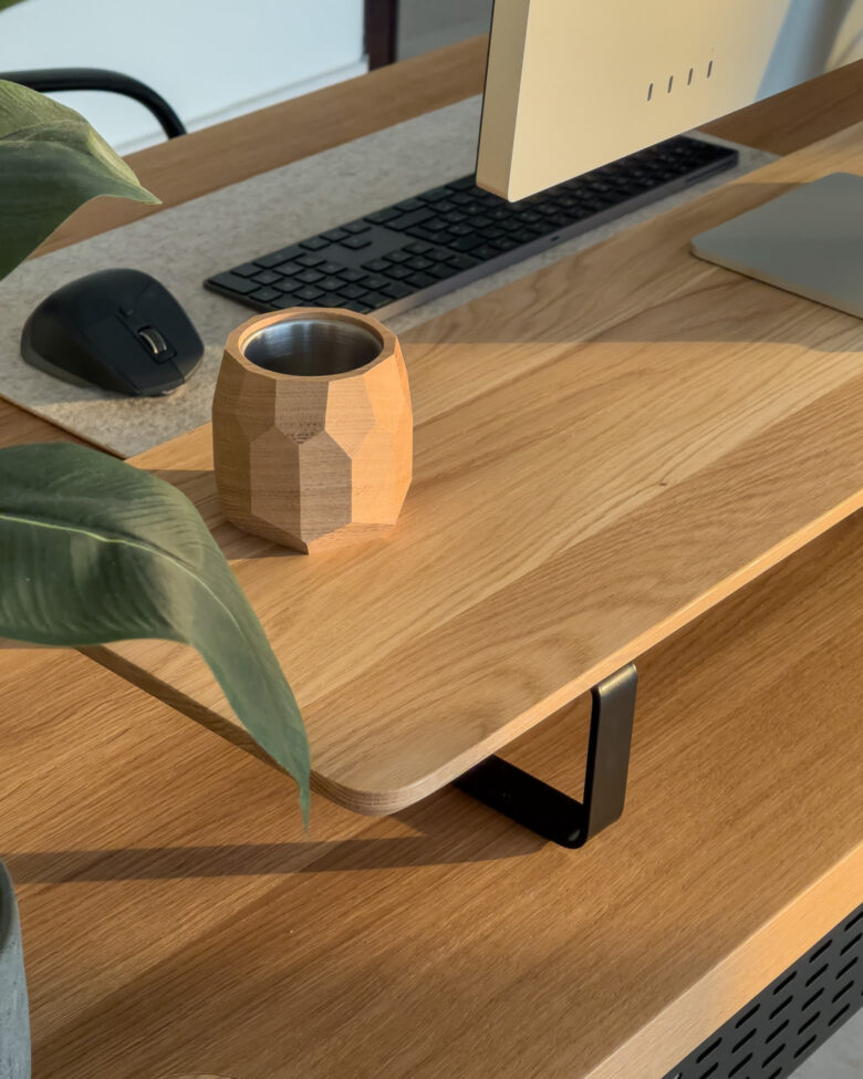 Oakywood desk shelf review accessories - Luxe Digital