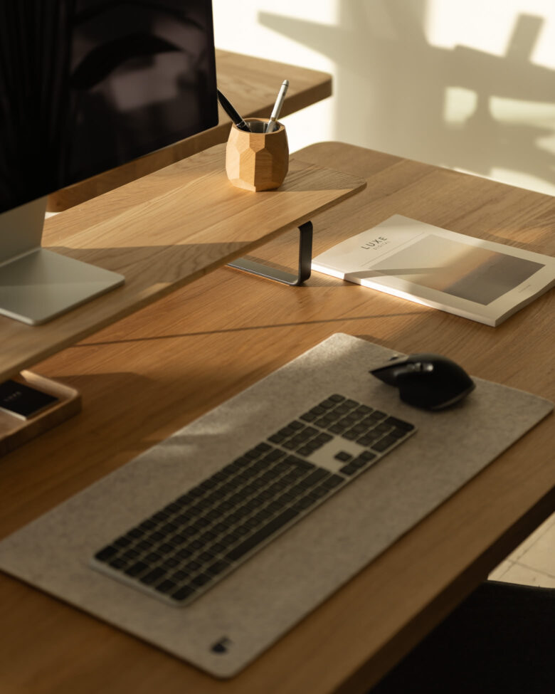 Oakywood desk shelf review quality - Luxe Digital