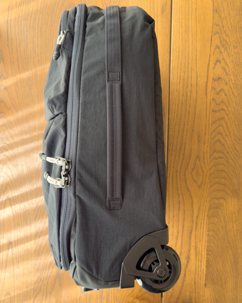 Bellroy Lite Carry-On Review quality - Luxe Digital