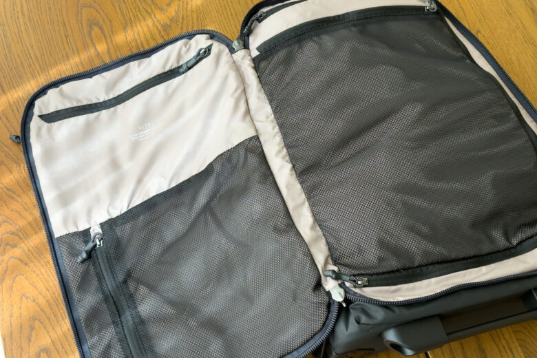 Bellroy Lite Carry-On Review size - Luxe Digital