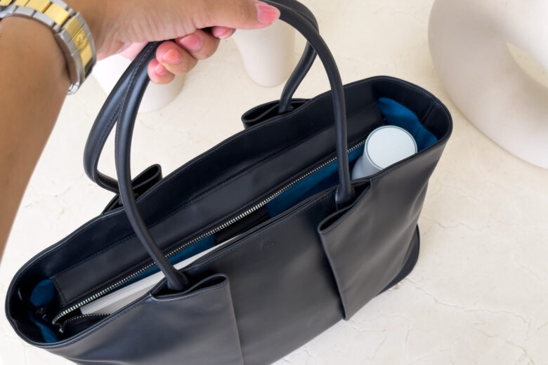 kaai horizon bag review reinforced handles luxe digital